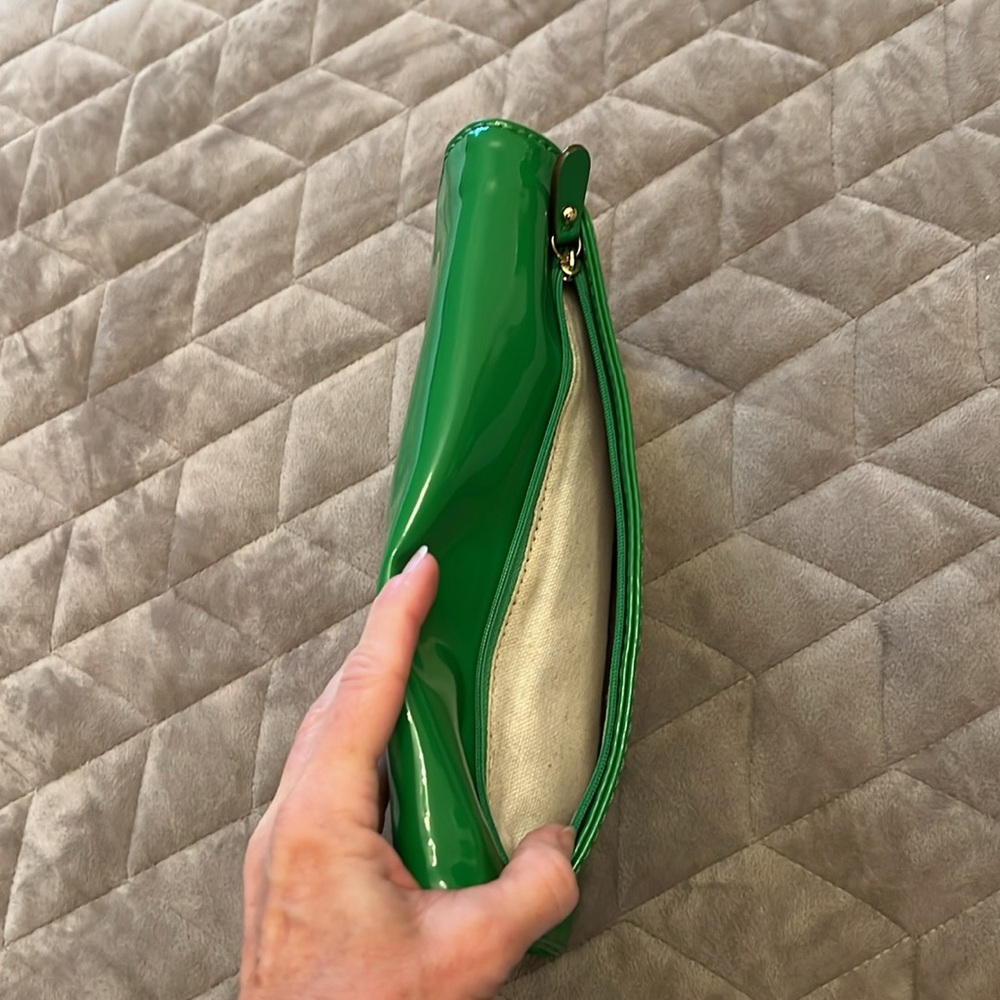 Antonio Melani Green Ava convertible Clutch or Shoulder Bag w/ gold chain strap - Picture 16 of 17